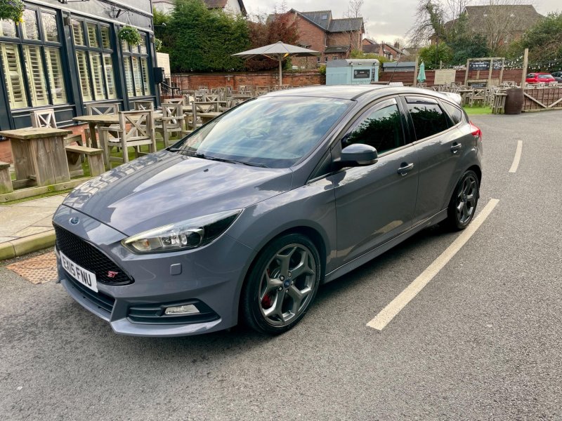 FORD FOCUS 2.0T EcoBoost ST-3 Euro 6 (s/s) 5dr